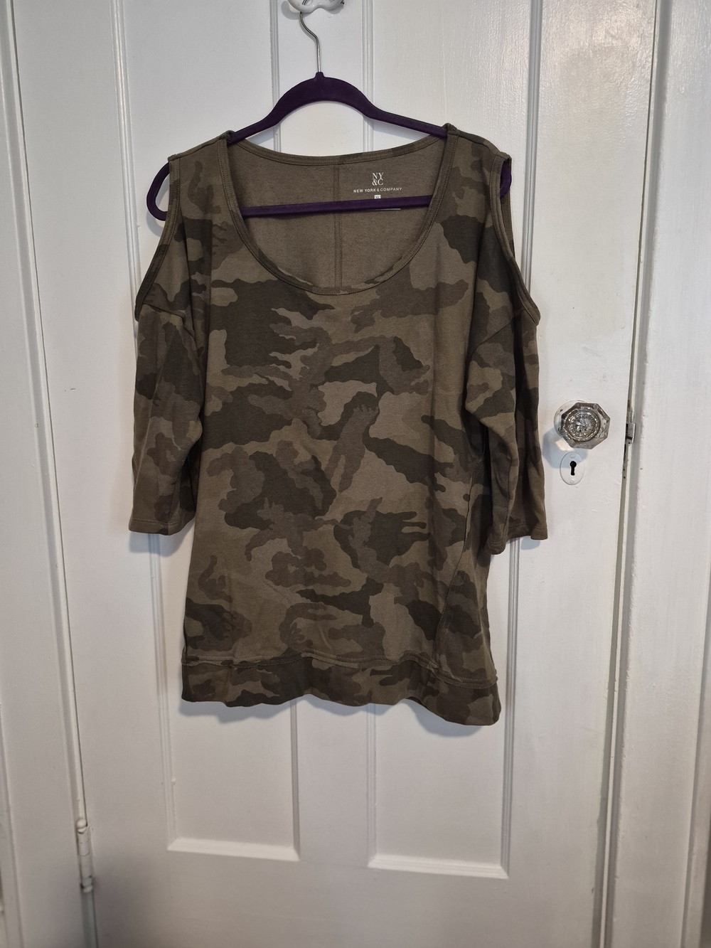 New York & Company Olive Green Camo Cold-Shoulder Sweatshirt